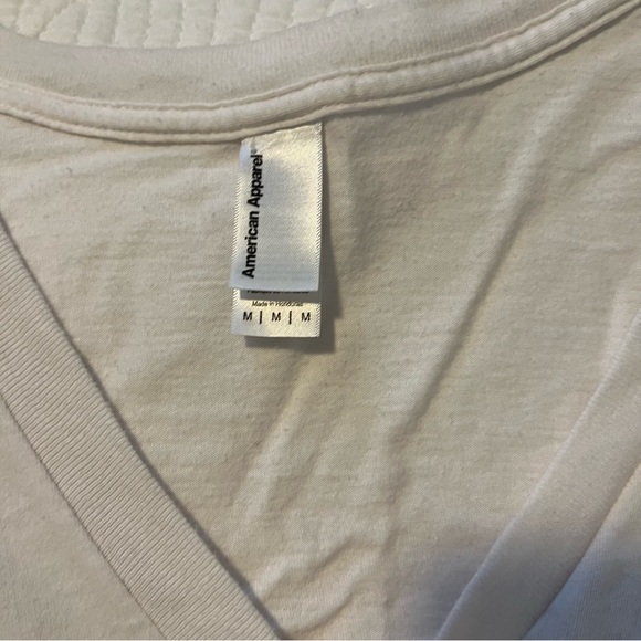 Alpha Phi white floral vneck - Picture 2 of 2